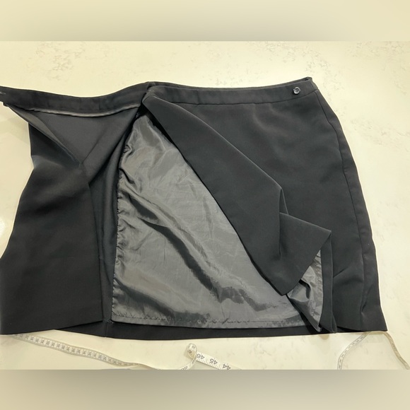 Laura Scott Classic Black Mini Skirt - Picture 5 of 7